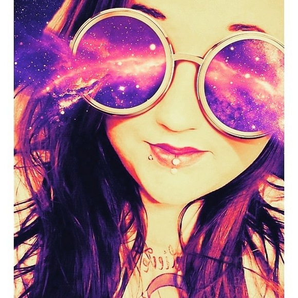 Meet your Posher, Motherfirefly - Picture 1 of 1